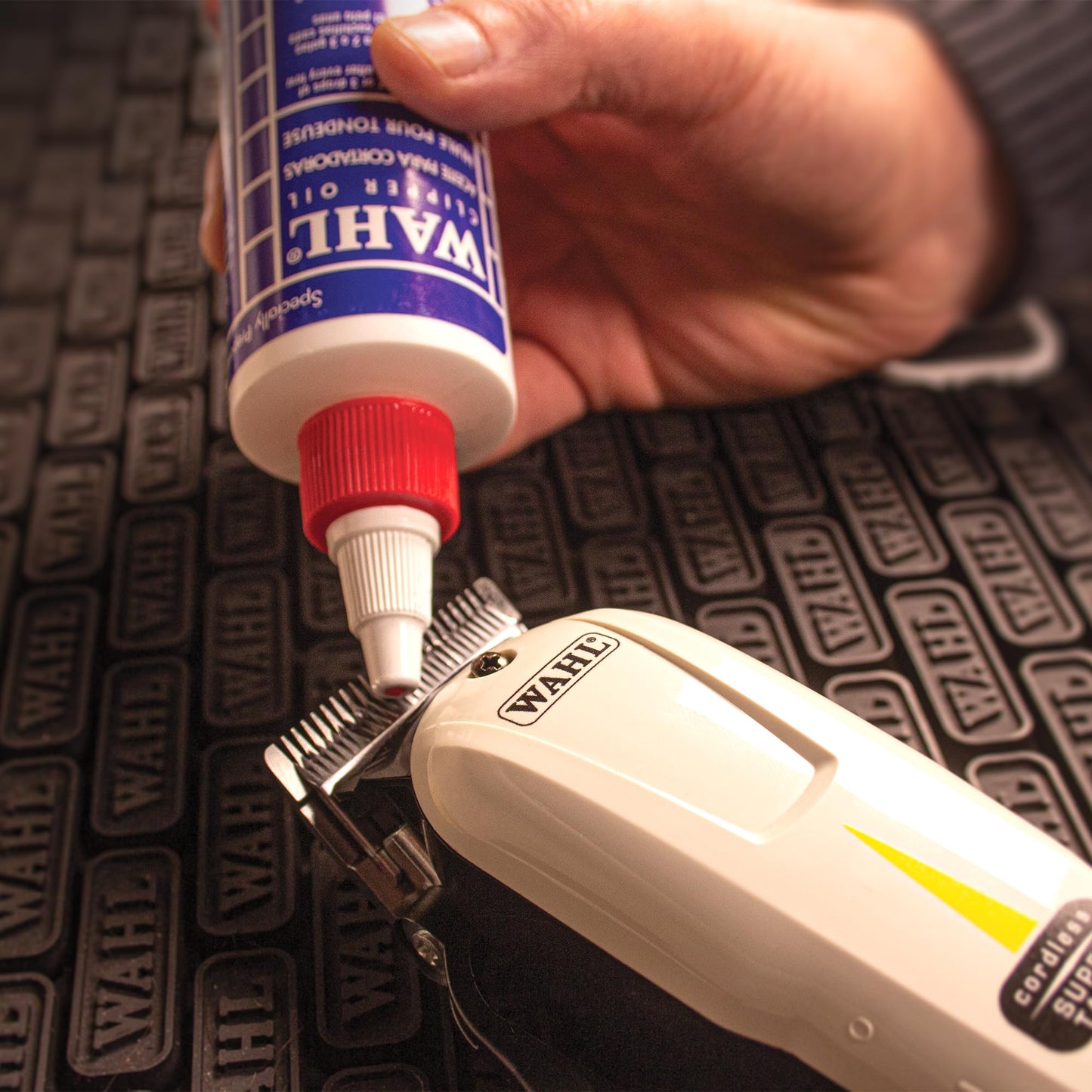 Black Wahl Hygienic Clipper Spray