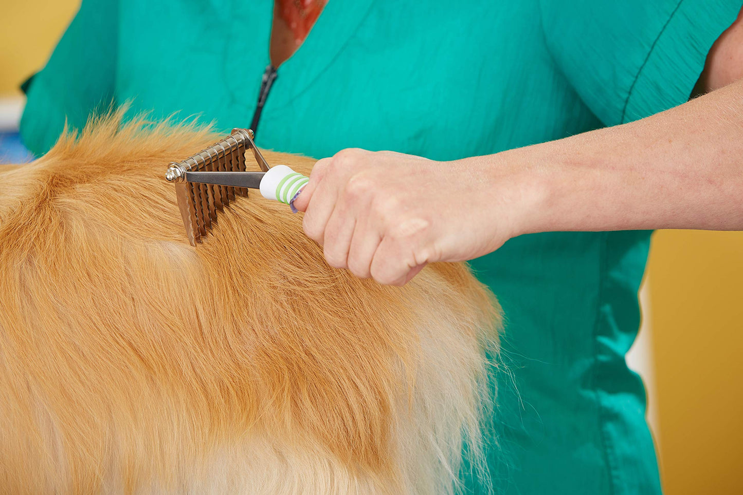 Dark Khaki Andis 66050 De-Matting Rake with 10 Blades - Grooming Brush with Safety Edges & Promotes Healthy Skin & Coat - Non-Slip Handle, De-Shedding & Perfect for Long-Haired Breeds – 1 Pack, Green