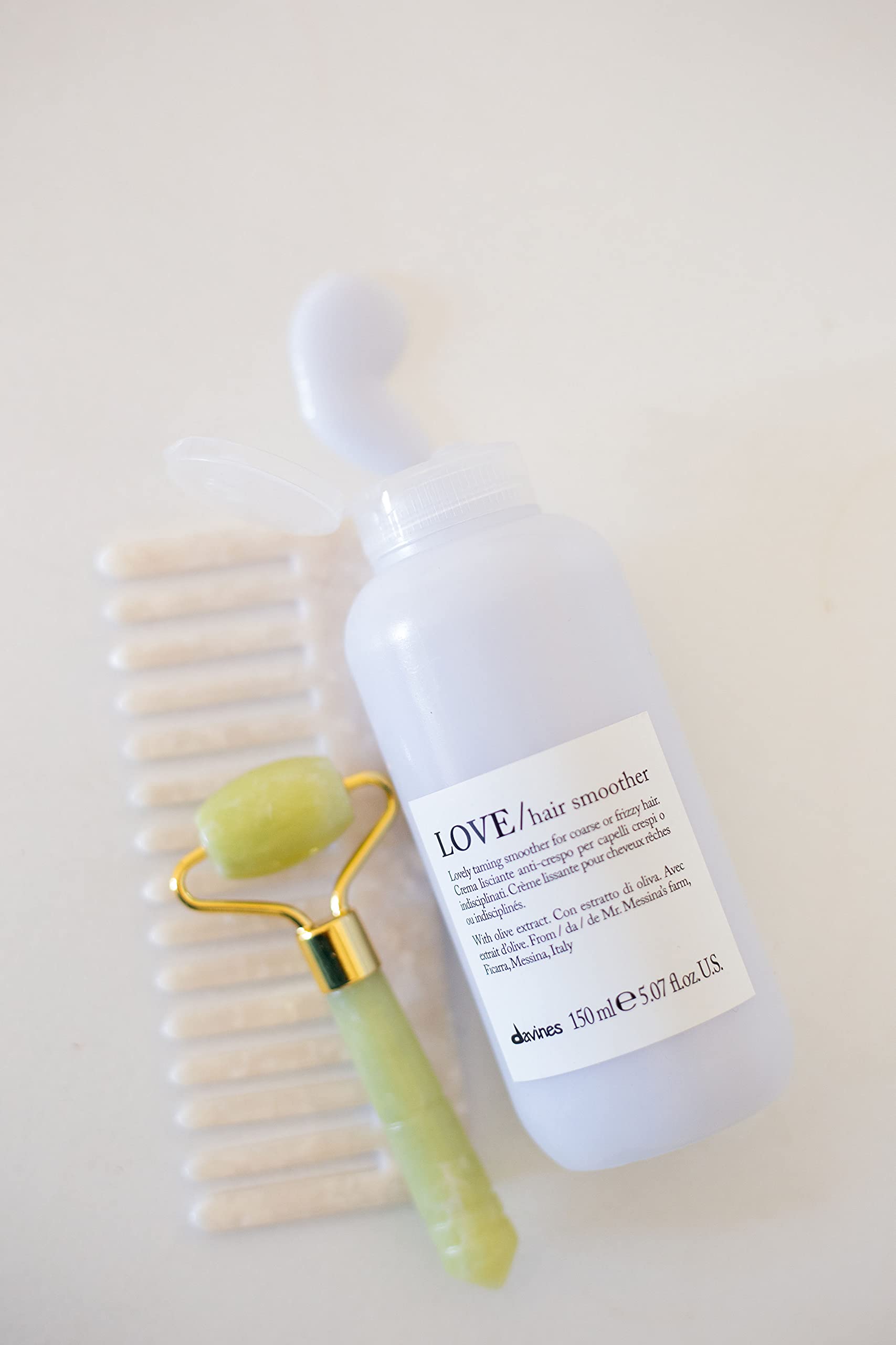 Light Gray Davines LOVE Hair Smoother, Leave-On Cream To Smooth Frizzy, Unruly Or Wavy Hair Weightlessly, 5.07 Fl. Oz.