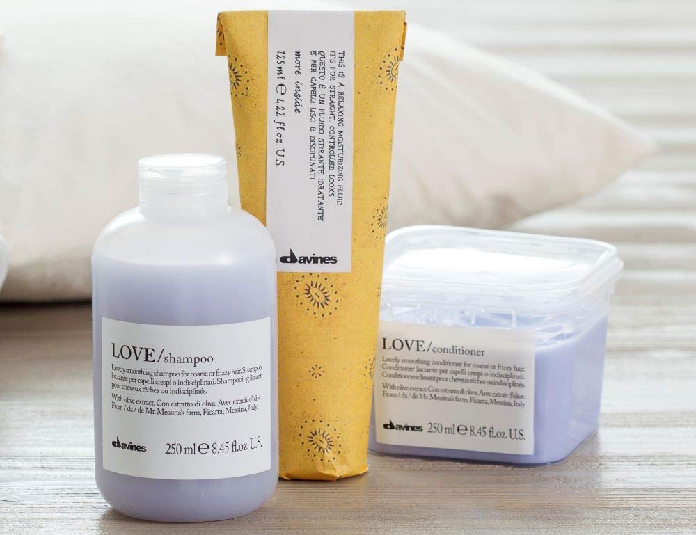 Light Gray Davines LOVE Smoothing Conditioner | for Curly and Unruly Hair, Frizzy Hair | Smoothing Hair Products with Olive Extract | 8.45 Fl Oz