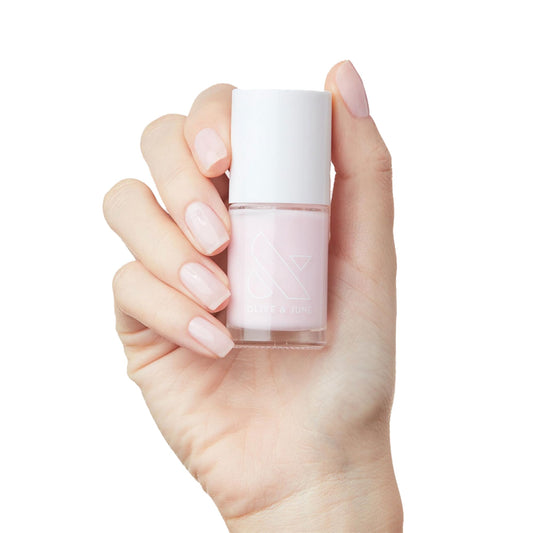 White Smoke Olive & June Long Lasting Nail Polish | Spring Pastel Nails | Plump Gel-Like Finish No Lamp Needed | Lasts up to 10 days | Salon-Quality 15-Free Vegan & Cruelty-Free Chip-Resistant | Strawberry Scone