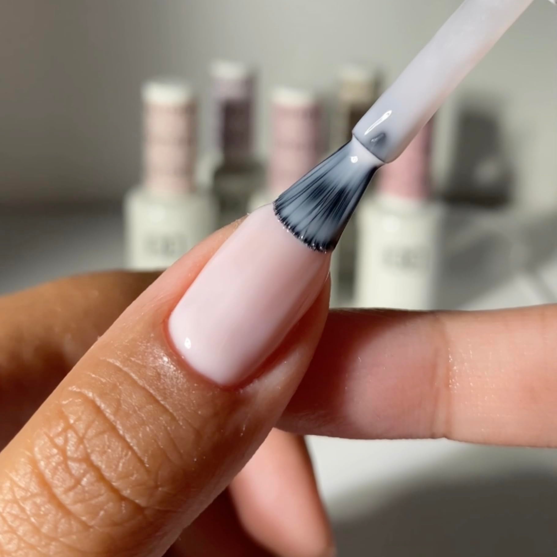 Dim Gray DND Gel Polish Set, Sheer Collection, UV/LED Gel Polish and Air Dry Nail Lacquer, Matching Chip-Free Polish Duo, 860 She’s White? She’s Pink?, 0.5 Fl Oz
