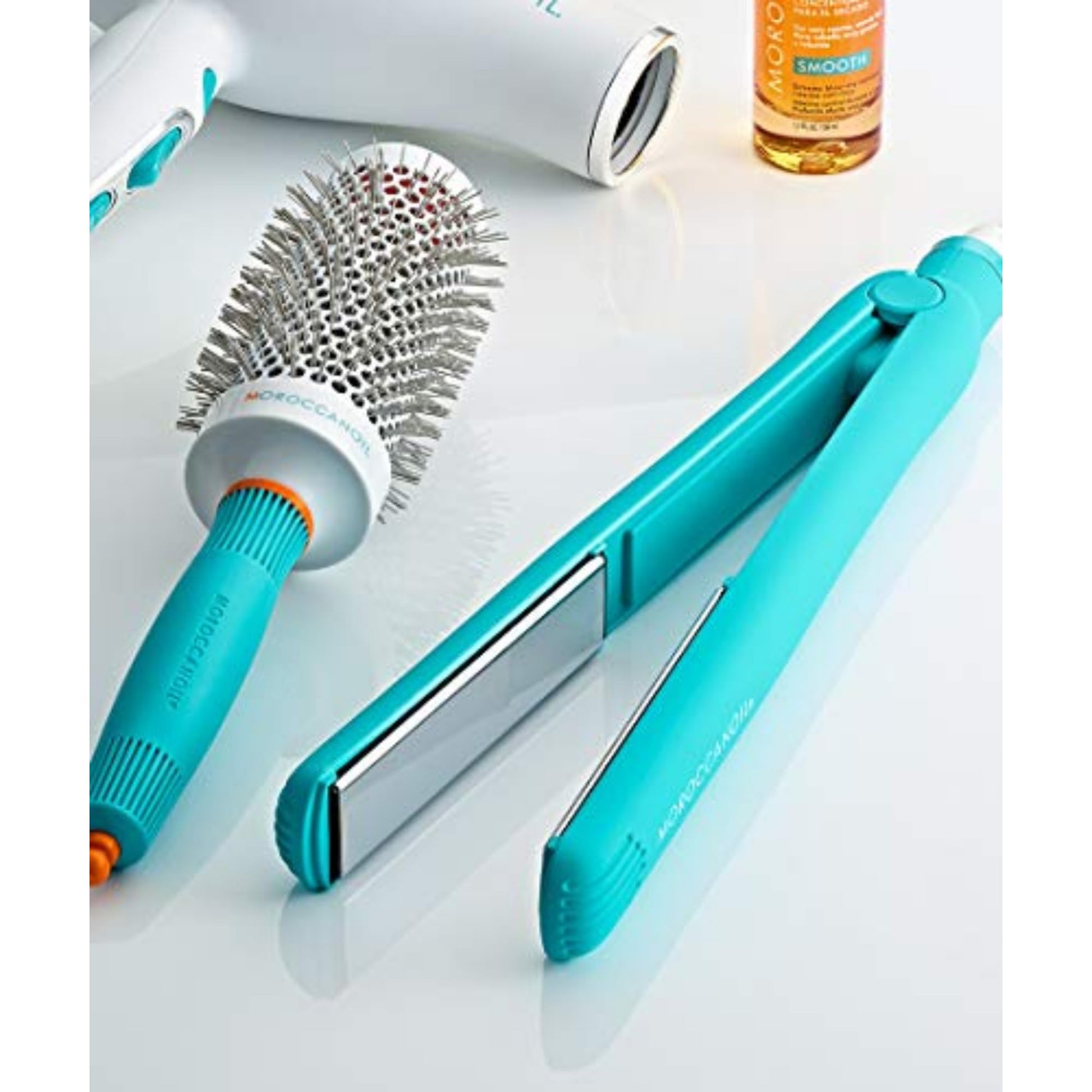 Lavender Moroccanoil Perfectly Polished Titanium Flat Iron