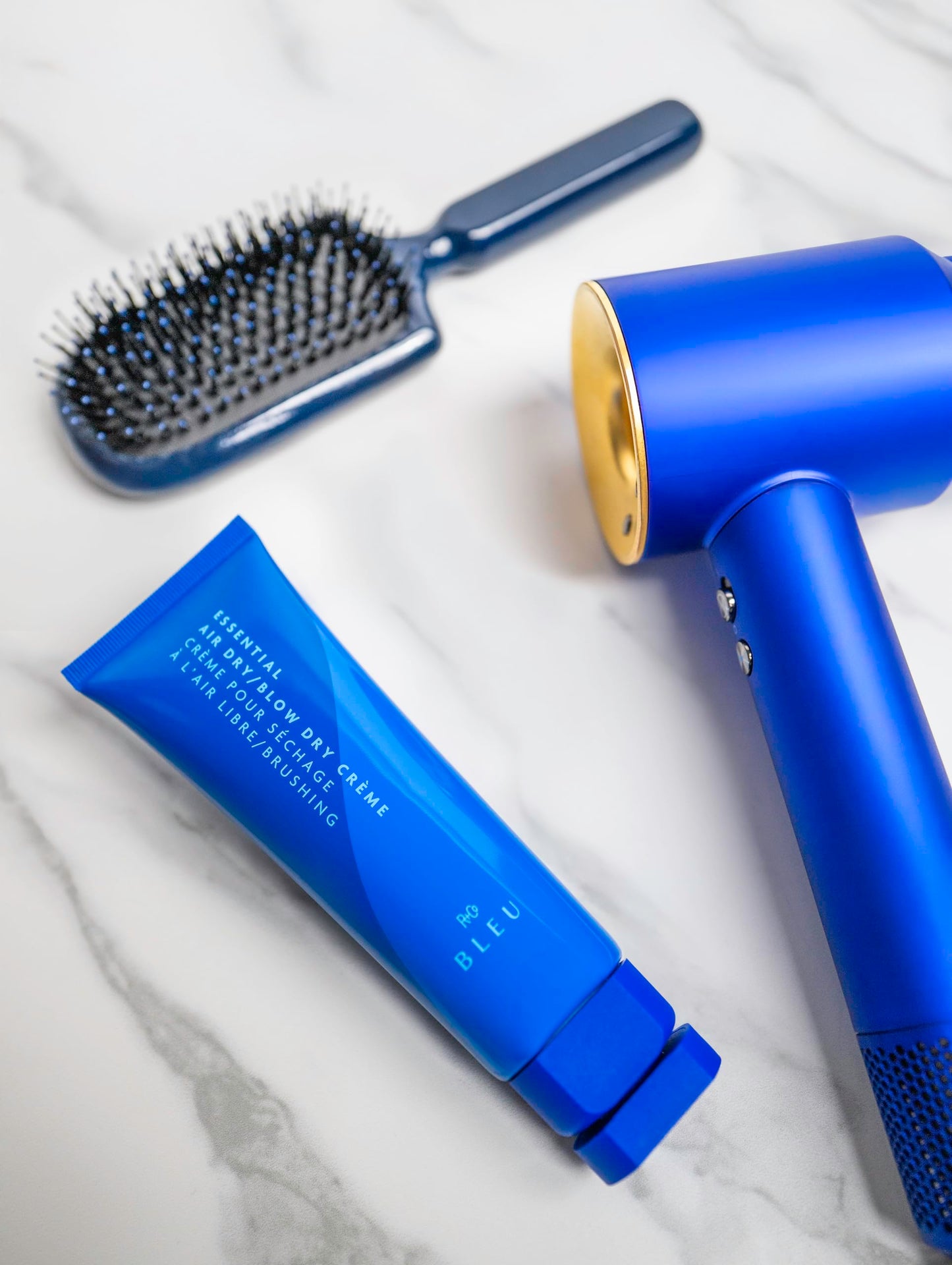 Lavender R+Co BLEU Essential Air Dry Blow Dry Crème – Lightweight Heat Protectant Styling Cream for Frizz Control, Hydration & Shine – Smooths & Detangles for All Hair Types – Paraben-Free – 4.2 oz