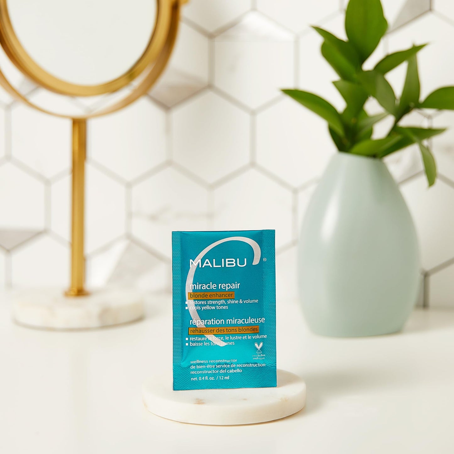 Lavender Malibu C Miracle Repair Hair Reconstructor, Blonde Enhancer (1 Packet) - Nourishing Hair Repair Treatment for Damaged Blonde Strands - Relieves Hair Discoloration