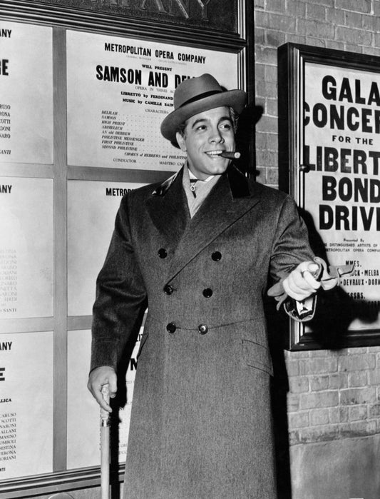 Dim Gray Posterazzi EVCMBDGRCAEC016HLARGE The Caruso Mario Lanza 1951 Photo Print, 16 x 20, Varies