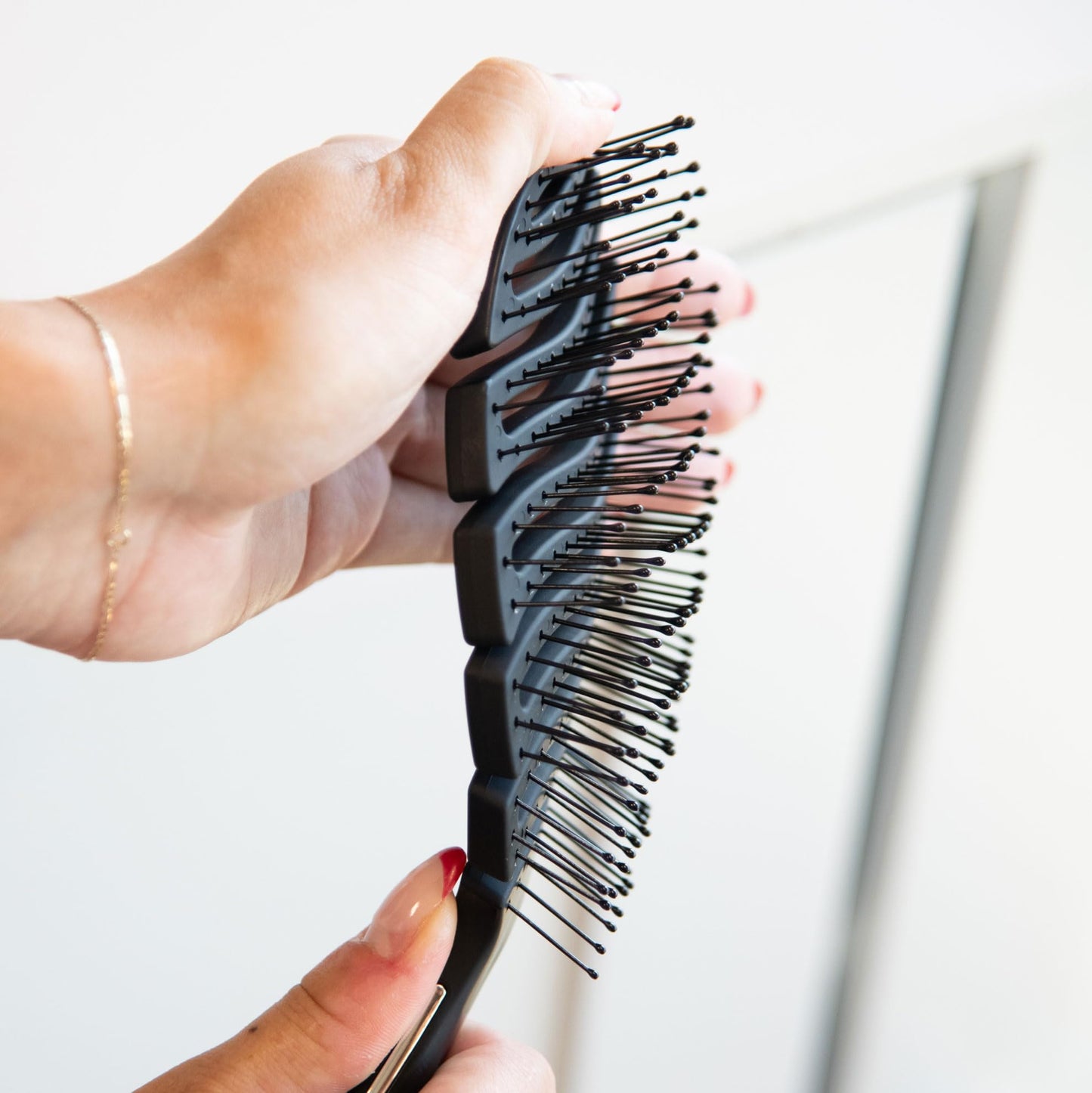 Lavender FRAMAR Vented Hair Brush For Women – Flex Brush, Wet Hair Brush Detangler, Wet Hairbrush For Women, Detangle Brush, Brushes For Hair, Hairbrushes – Vented Design For Faster Drying Time - Black