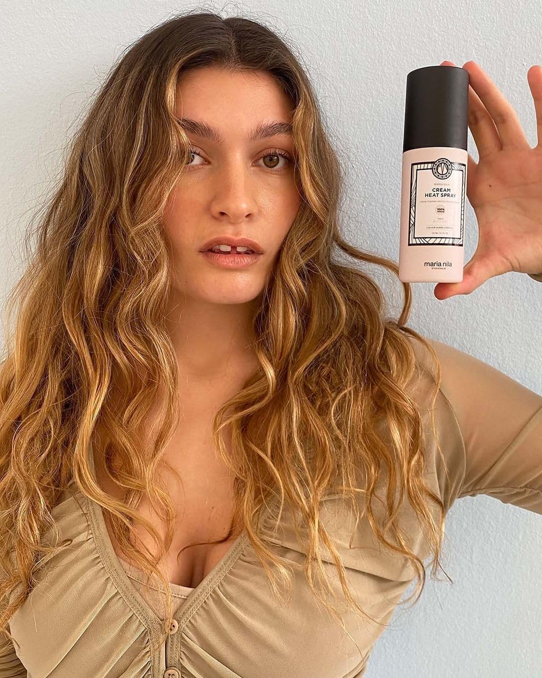 Light Gray Maria Nila Cream Heat Spray, 5.1 Fl Oz, Protects Hair when Using Heating Tools, Pea Protein Prevents Split Ends, 100% Vegan & Sulfate/Paraben free
