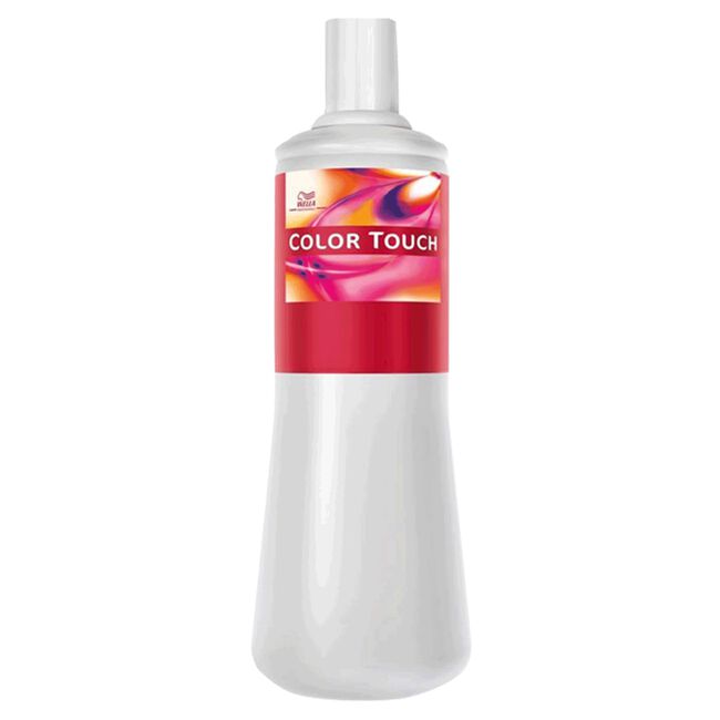 Light Gray Wella 4% Intensive Emulsion Developer