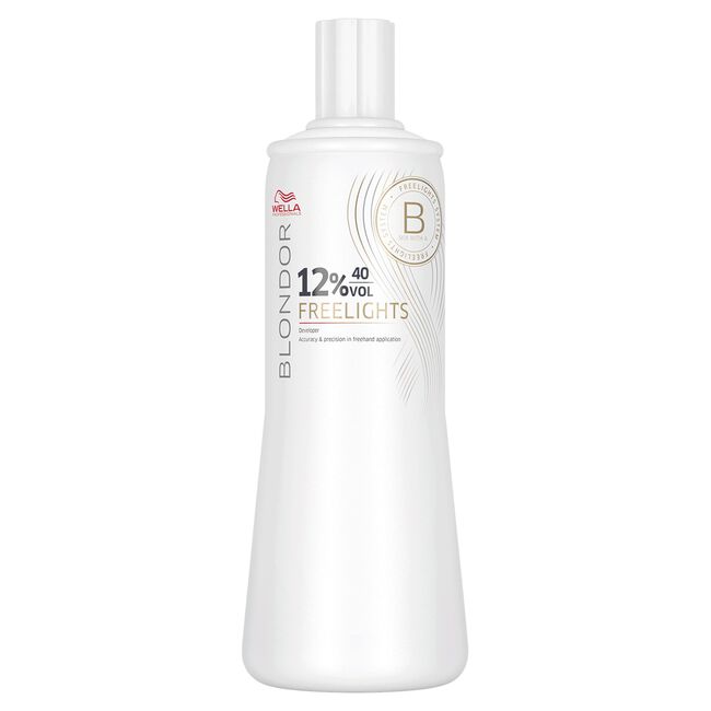 White Smoke Wella Freelights Developer 40 Volume/12%