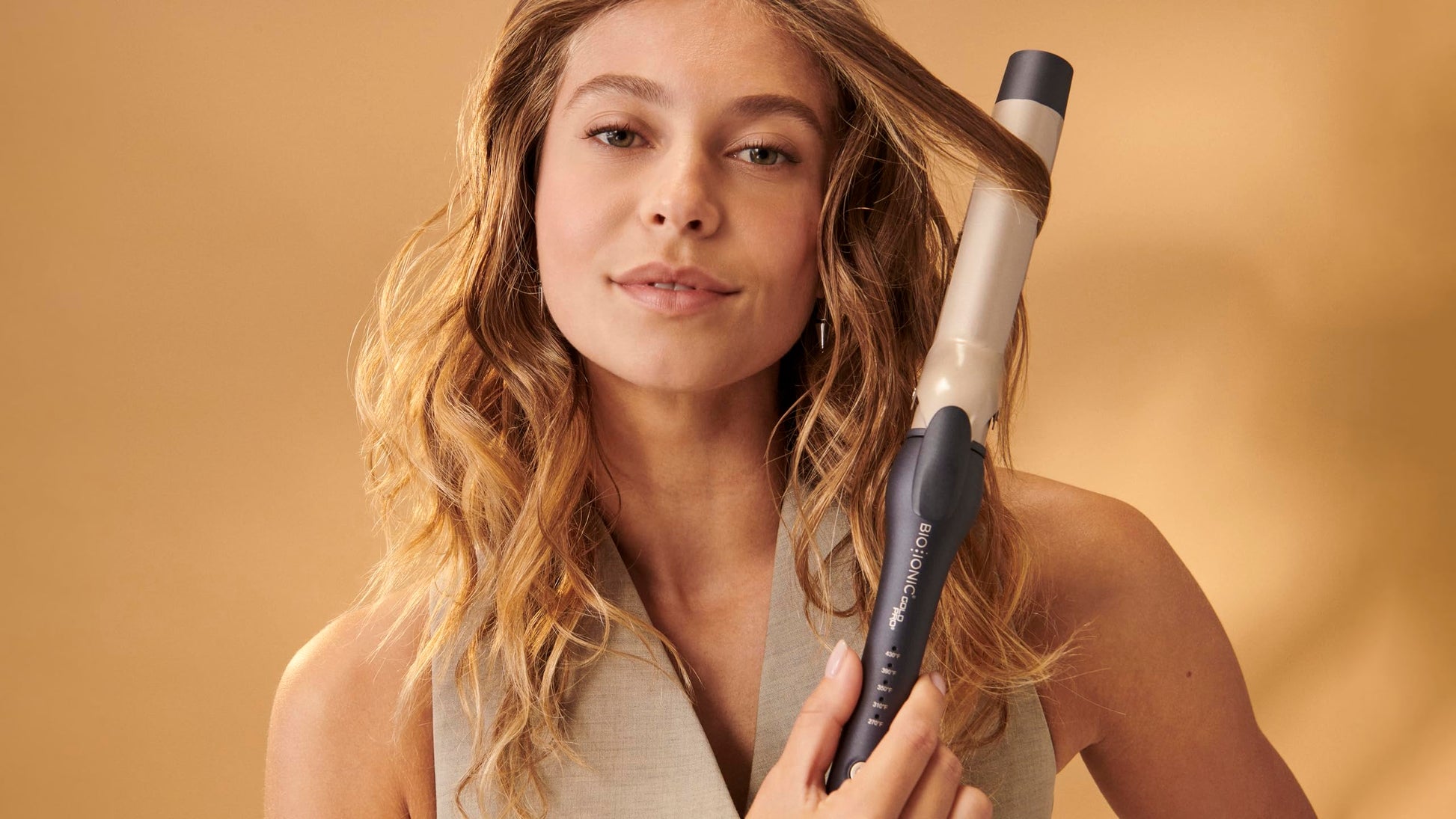 Sandy Brown Bio Ionic GoldPro 1.25" Curling Iron, Blue, Moisturising Heat & 24K Gold MX, New & Improved 12% Longer Barrel Ceramic Curling Iron, Adjustable Heat, Versatile Hair Styling Wand for Long-Lasting Curls