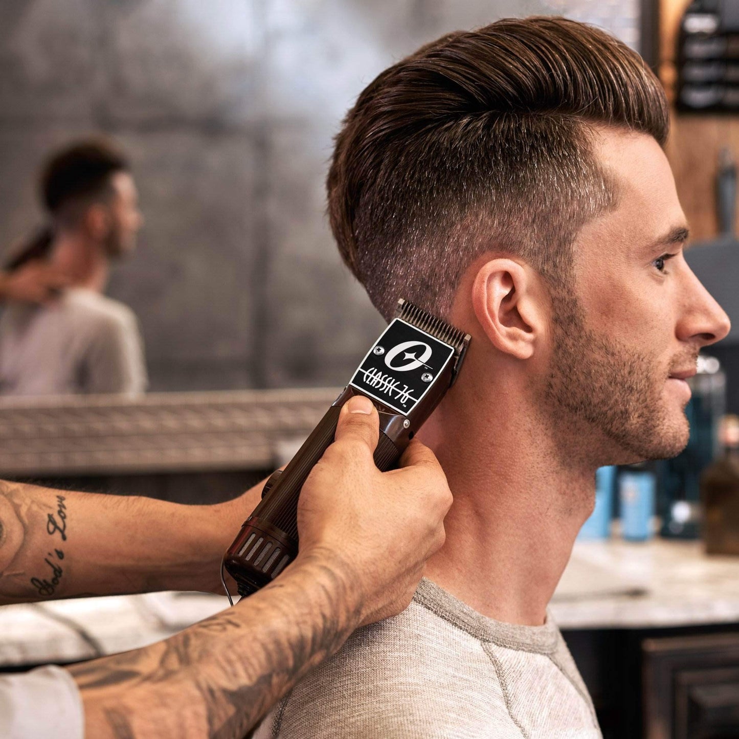 Dim Gray Oster Classic 76 Clipping Unisex hair trimmer