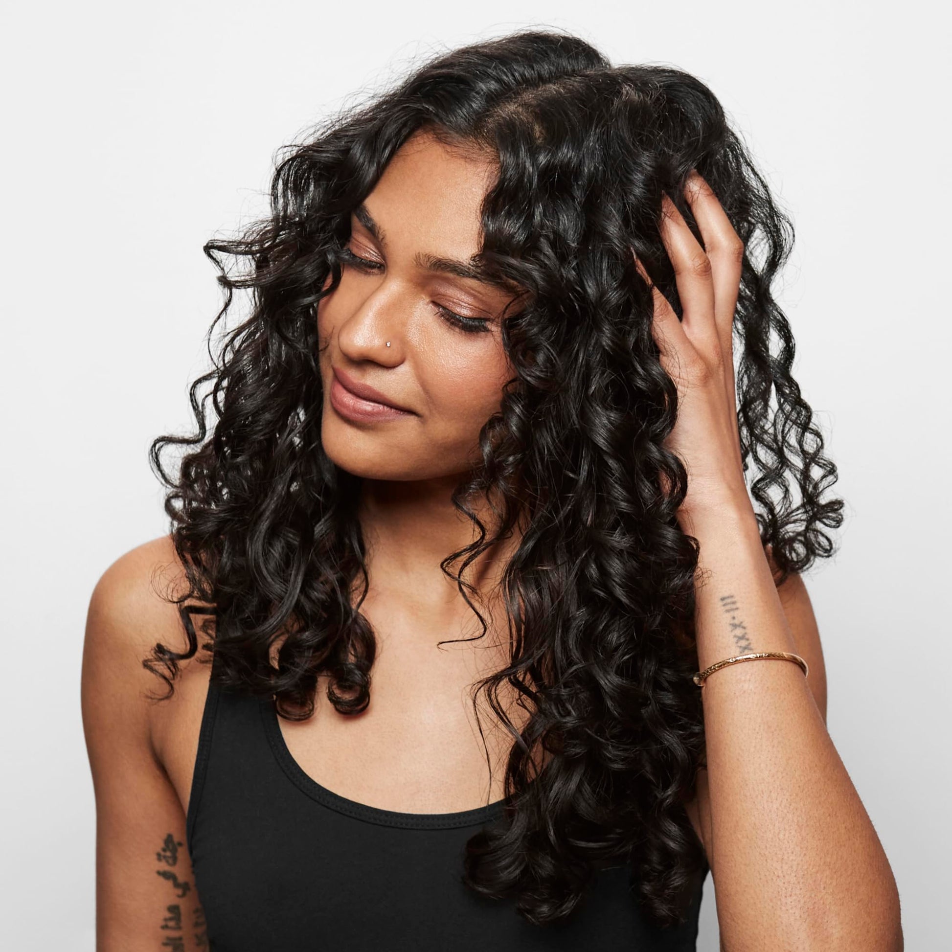 Lavender Bumble and bumble. Creme De Coco Shampoo | Provides Rich Moisture and Shine | Reduces Frizz | With Coconut Kukui Nut Murumuru Butter | For Dry Medium to Thick Curly, Wavy, Straight Hair, 33.8 Fl Oz