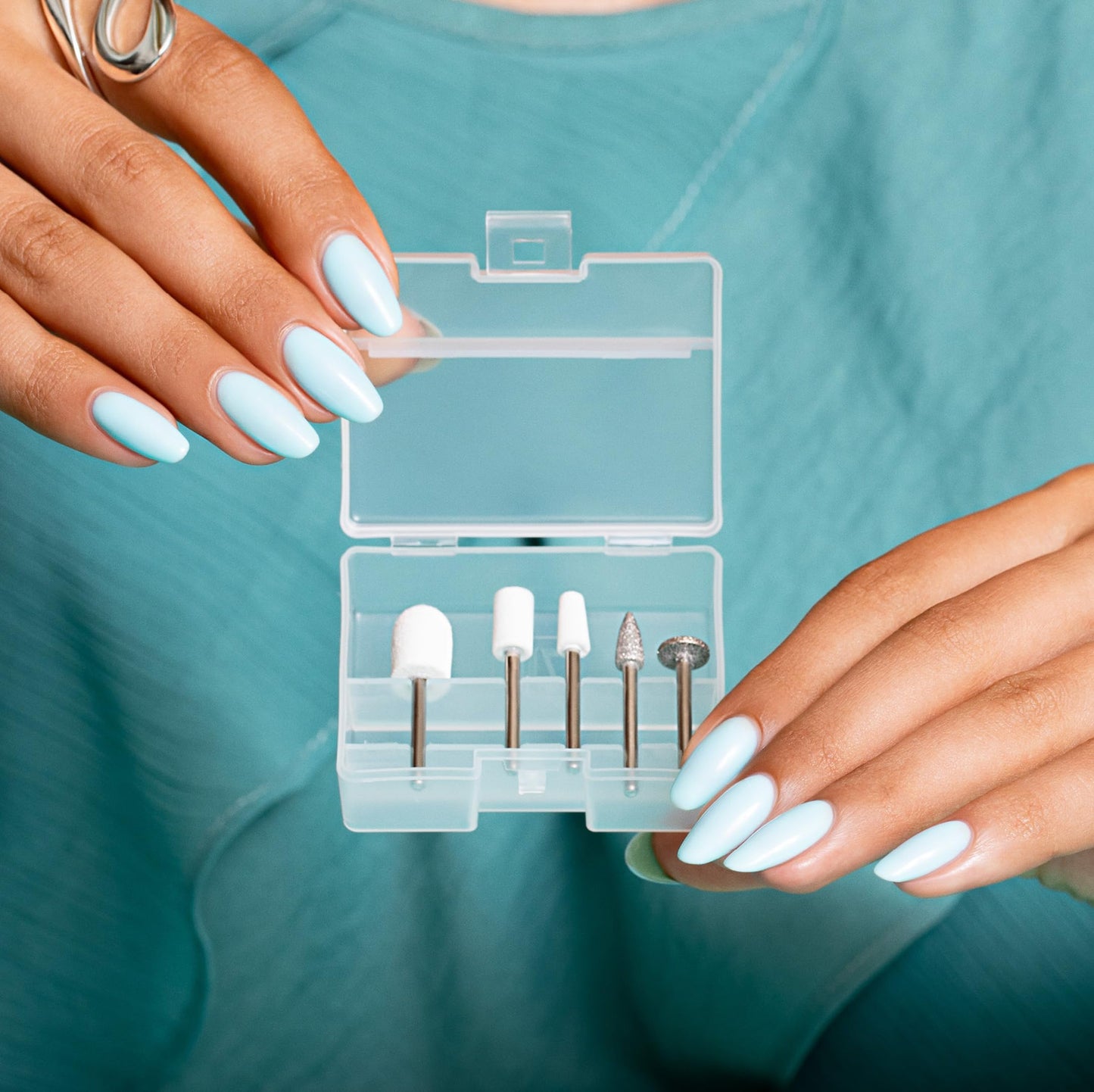Medium Aquamarine Gelish® Go File™ Wireless Hybrid Electric Nail File – 35,000 RPM Professional Cordless E-File with Magnetic Charging Dock, Controller-Free, Quiet, Low Vibration for Mani & Pedi (Aqua Marine)