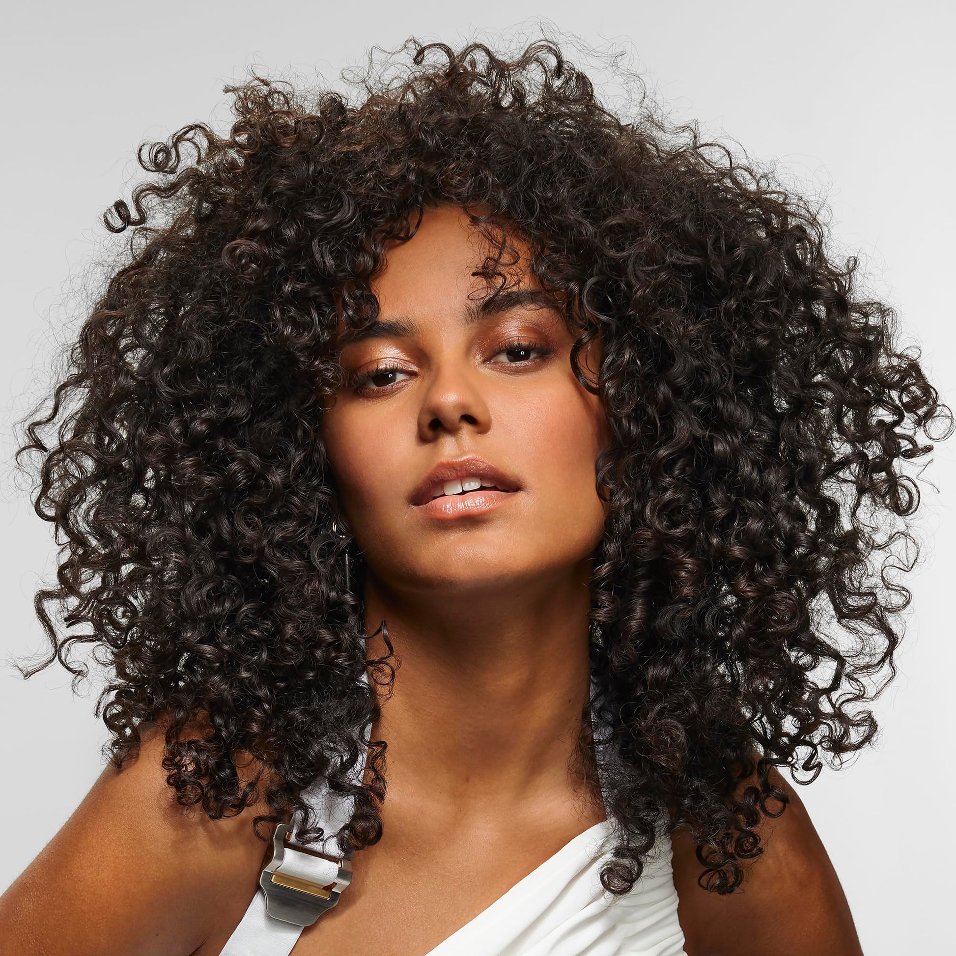 Light Gray Bumble and bumble. Curl Defining Styling Cream | Moisture and Definition|Fine to Medium Curly, Wavy Hair | Anti Frizz | Hold and Shine | With Jojoba Avocado+ Coconut Oils | Standard Size, 8.5 Fl Oz