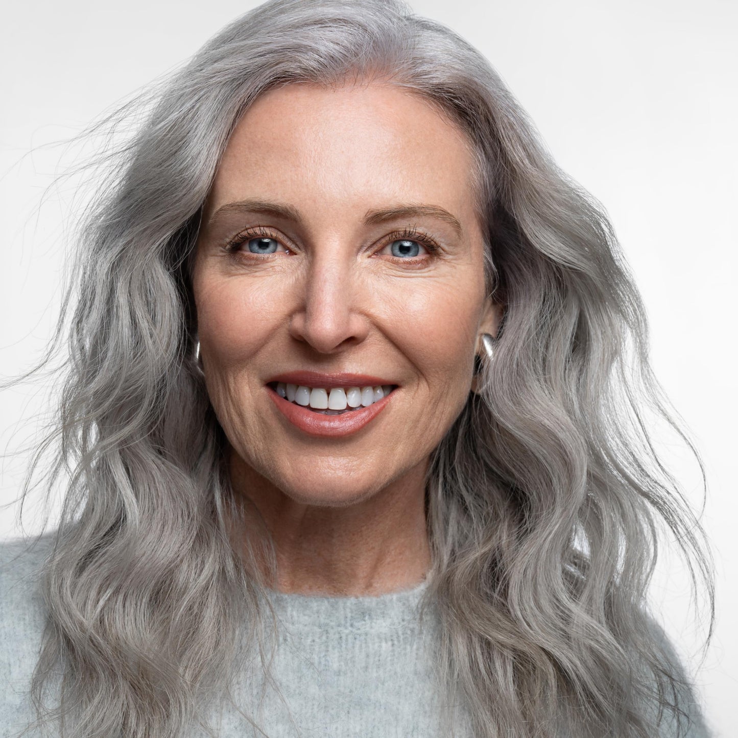Lavender AGE beautiful Brightening Wash Shampoo for Silver or Gray Hair, With CoQ10 + Charcoal, Remove Mineral Build-up & Pollution for Bright, Shiny Hair