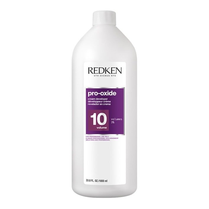 White Smoke Redken Pro-Oxide Developer 10 Volume